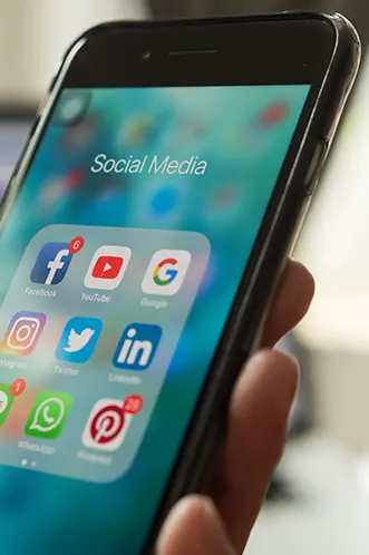 SOCIAL MEDIA, AN OPPORTUNITY TO FIND CUSTOMERS 2 SOCIAL MEDIA, AN OPPORTUNITY TO FIND CUSTOMERS